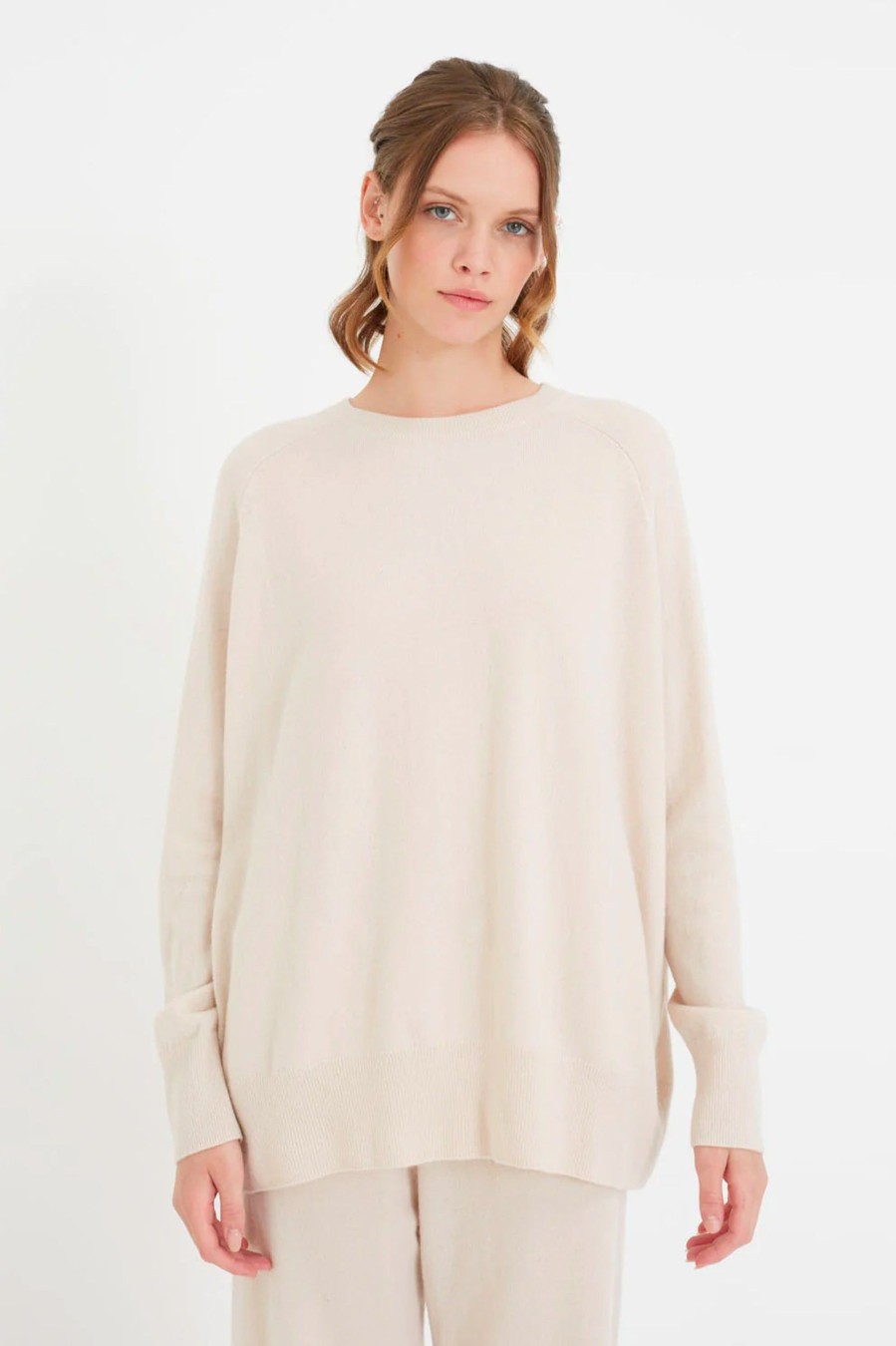 Knitwear And Sweaters Chinti & Parker | Slouchy Cashmere Sweater In Bone Neutrals