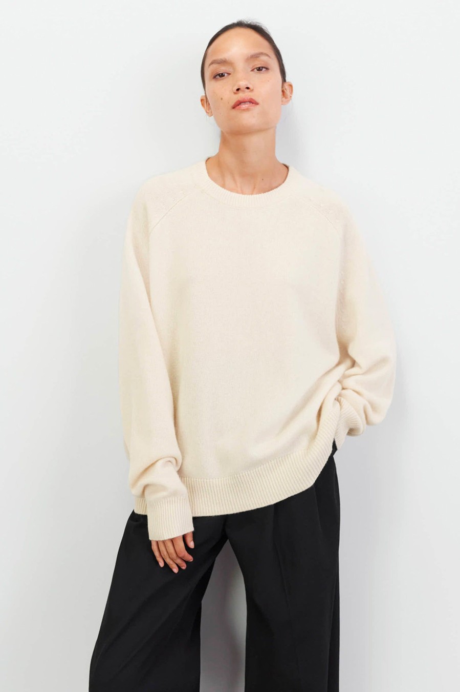 Knitwear And Sweaters Soft Goat | Boyfriend O-Neck Cashmere Sweater In Feather White Neutrals