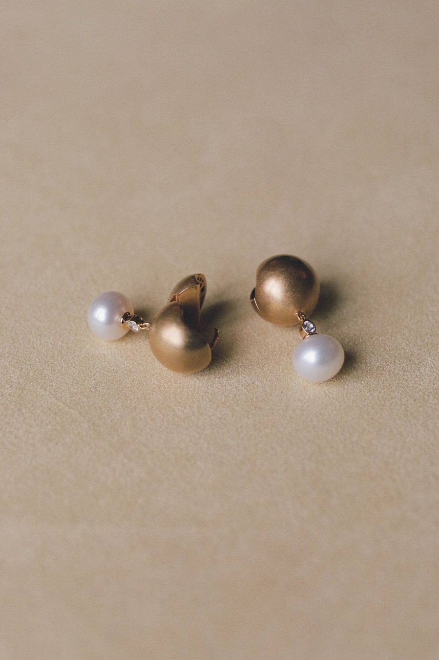 Accessories Mineraleir | Tabitha Pearl Drop In Gold 18Kt Brushed Gold