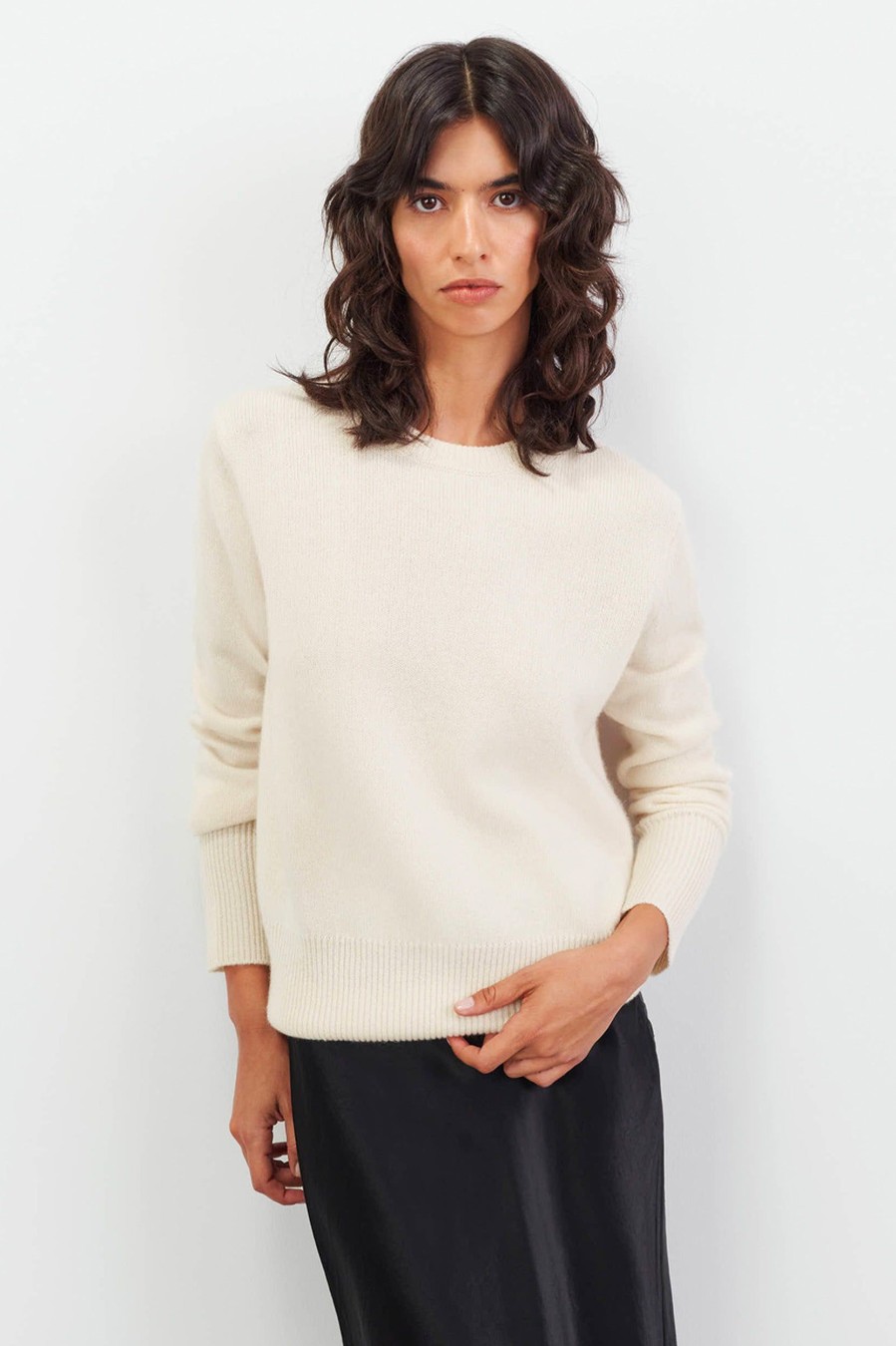 Knitwear And Sweaters Soft Goat | Classic O-Neck Cashmere Sweater In Feather White Neutrals