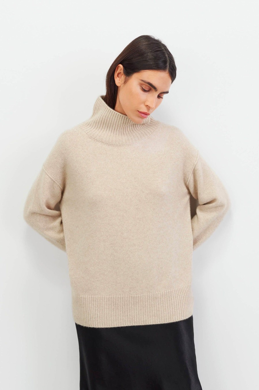 Knitwear And Sweaters Soft Goat | Boyfriend Turtleneck Cashmere Sweater In Sand Neutrals