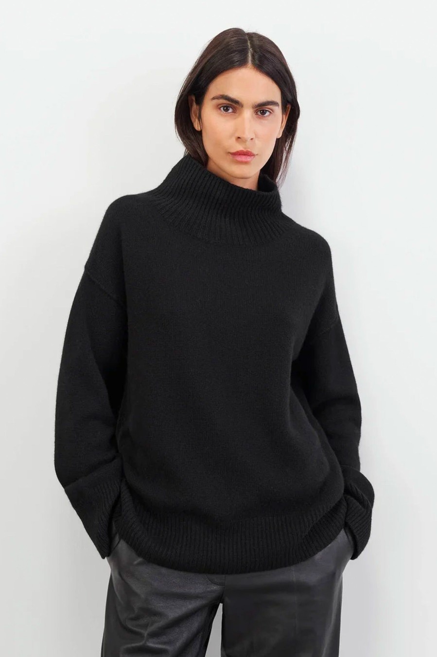 Knitwear And Sweaters Soft Goat | Boyfriend Cashmere Turtleneck In Black